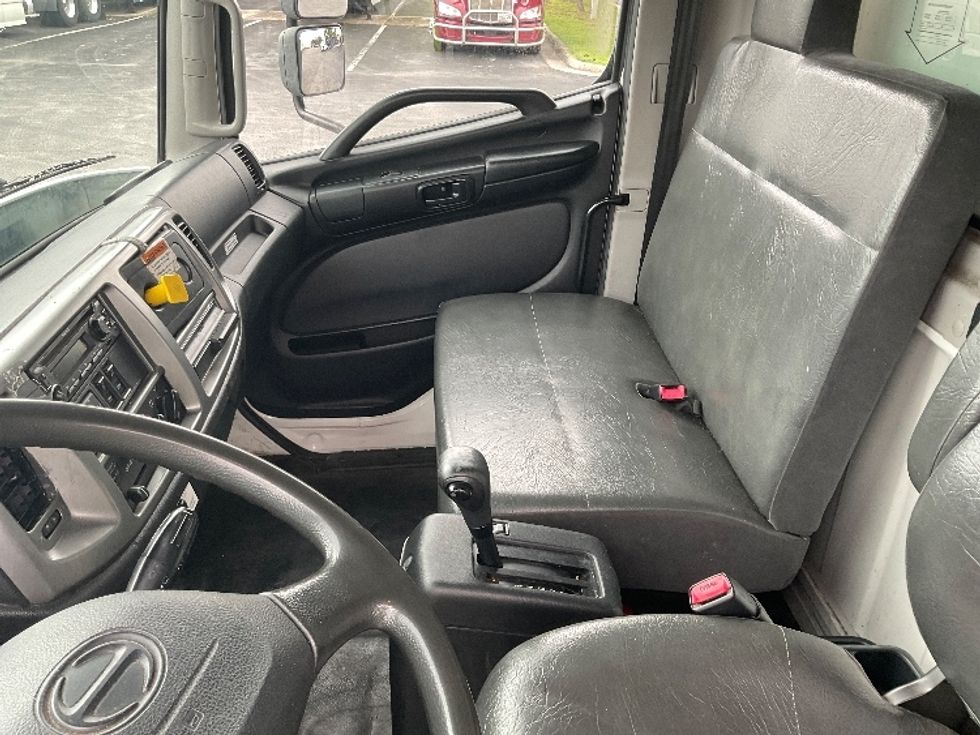 Medium Duty Box Truck-Light and Medium Duty Trucks-Hino-2019-268-Tampa-FL-206,680\n\t\tmiles-$ 46,500 - Image 19