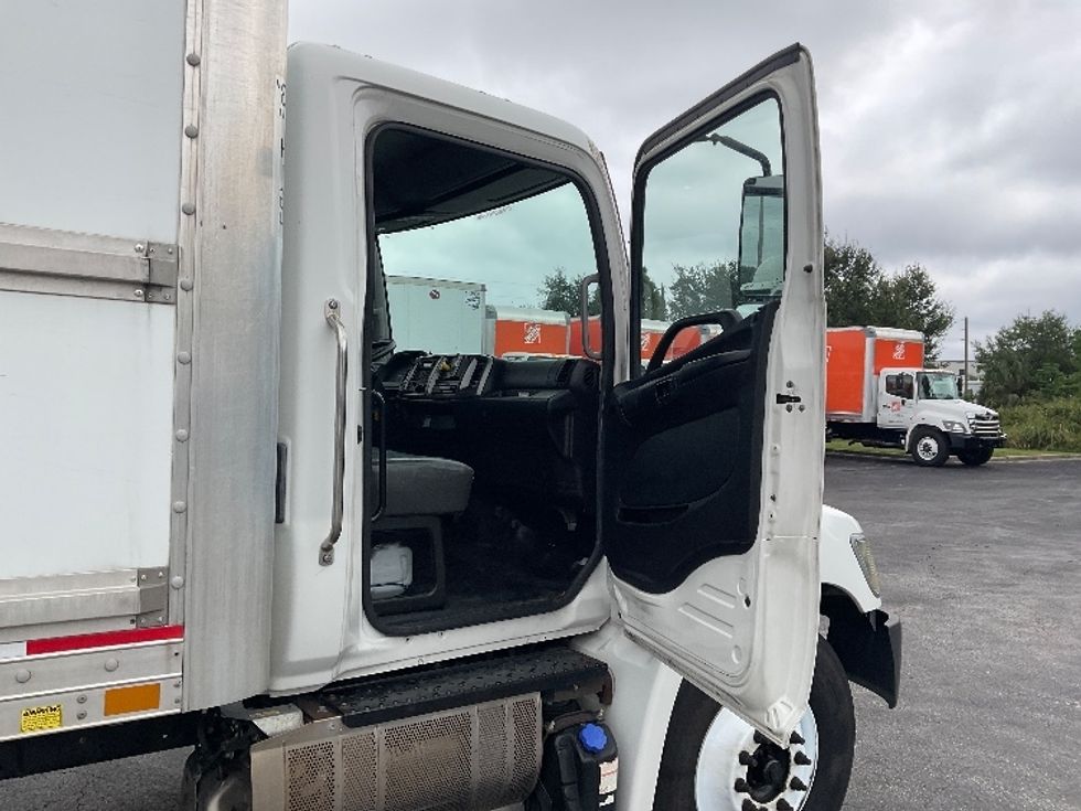 Medium Duty Box Truck-Light and Medium Duty Trucks-Hino-2019-268-Tampa-FL-206,680\n\t\tmiles-$ 46,500 - Image 20