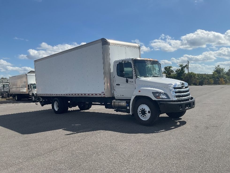 Medium Duty Box Truck-Light and Medium Duty Trucks-Hino-2019-268-Tampa-FL-217,745\n\t\tmiles-$ 41,250 - Image 1
