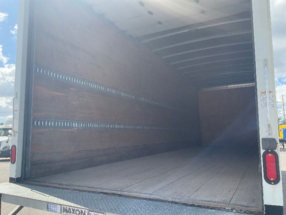 Medium Duty Box Truck-Light and Medium Duty Trucks-Hino-2019-268-Tampa-FL-217,745\n\t\tmiles-$ 41,250 - Image 11