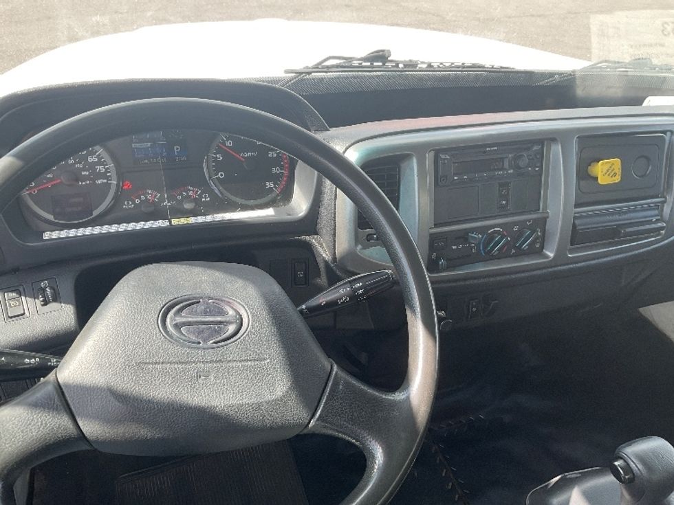 Medium Duty Box Truck-Light and Medium Duty Trucks-Hino-2019-268-Tampa-FL-217,745\n\t\tmiles-$ 41,250 - Image 18