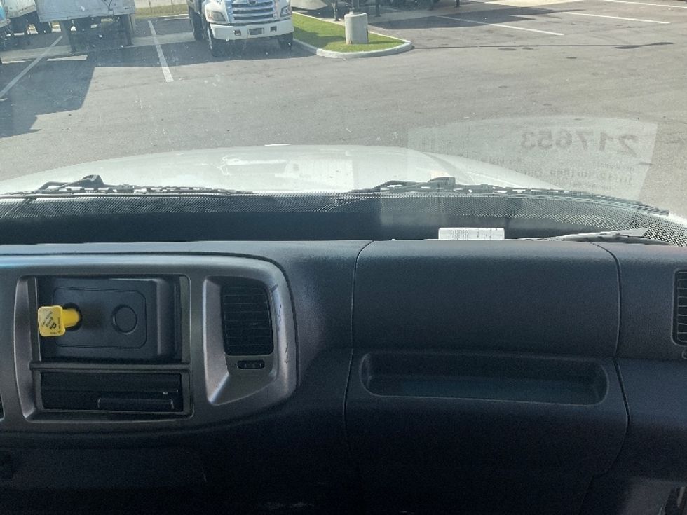 Medium Duty Box Truck-Light and Medium Duty Trucks-Hino-2019-268-Tampa-FL-217,745\n\t\tmiles-$ 41,250 - Image 21
