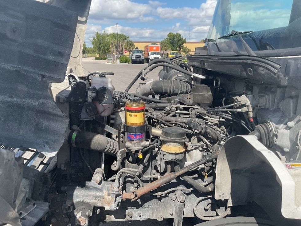 Medium Duty Box Truck-Light and Medium Duty Trucks-Hino-2019-268-Tampa-FL-217,745\n\t\tmiles-$ 41,250 - Image 24