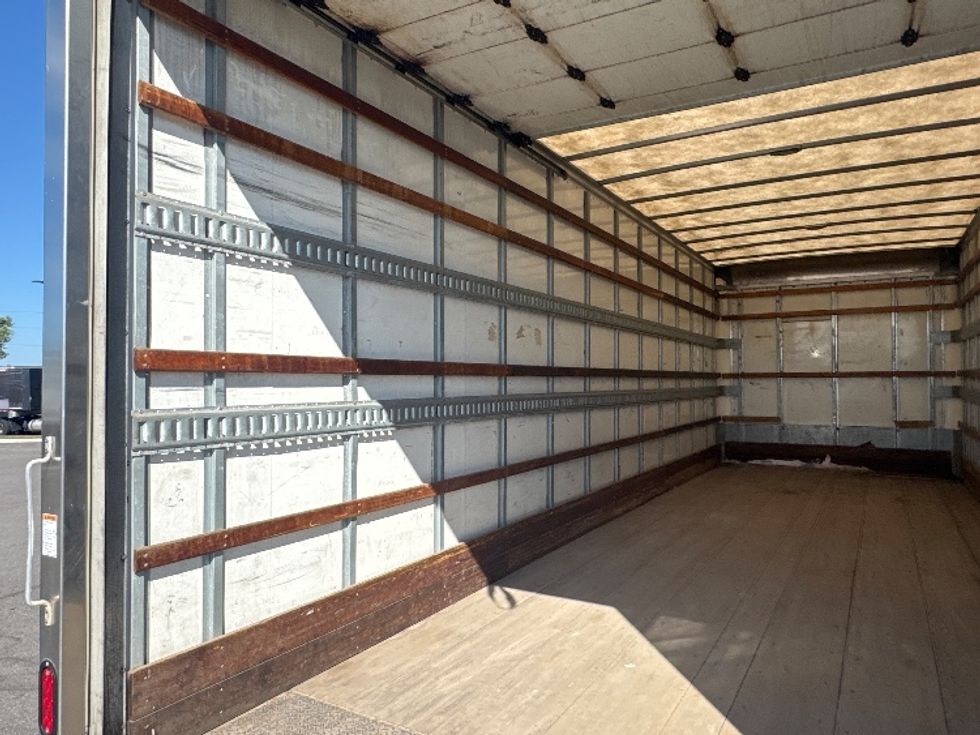 Medium Duty Box Truck-Light and Medium Duty Trucks-Hino-2019-268-Tampa-FL-223,000\n\t\tmiles-$ 44,500 - Image 11