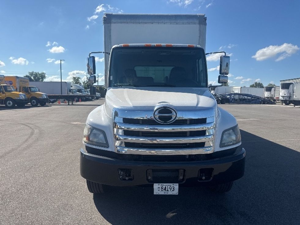 Medium Duty Box Truck-Light and Medium Duty Trucks-Hino-2019-268-Tampa-FL-223,000\n\t\tmiles-$ 44,500 - Image 2