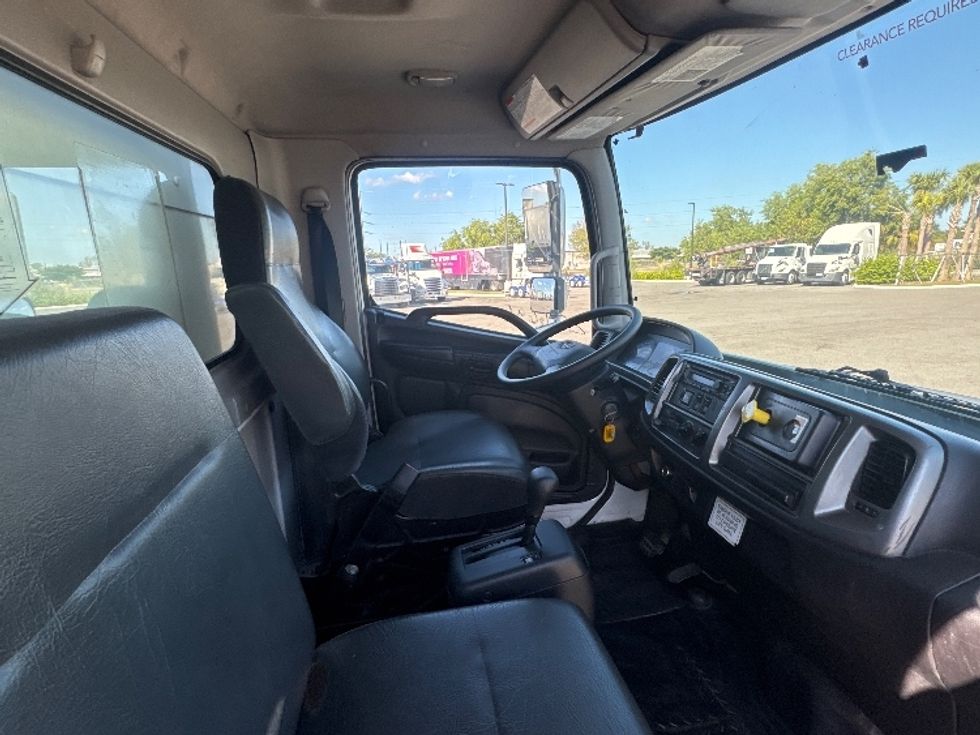 Medium Duty Box Truck-Light and Medium Duty Trucks-Hino-2019-268-Tampa-FL-223,000\n\t\tmiles-$ 44,500 - Image 22