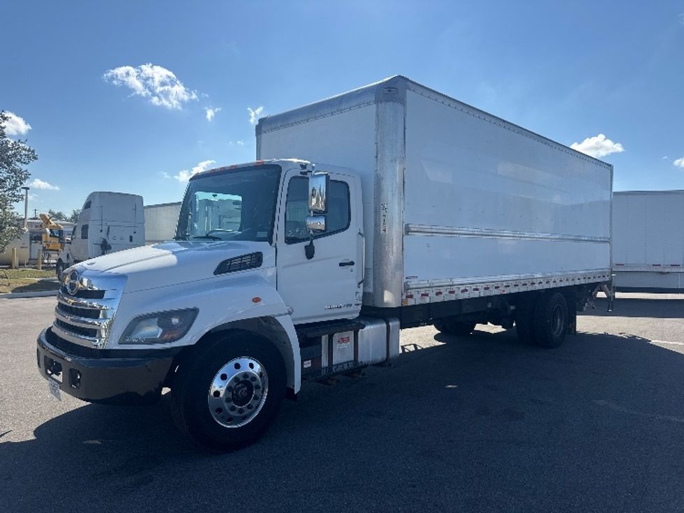 Medium Duty Box Truck-Light and Medium Duty Trucks-Hino-2019-268-Tampa-FL-223,000\n\t\tmiles-$ 44,500 - Image 3