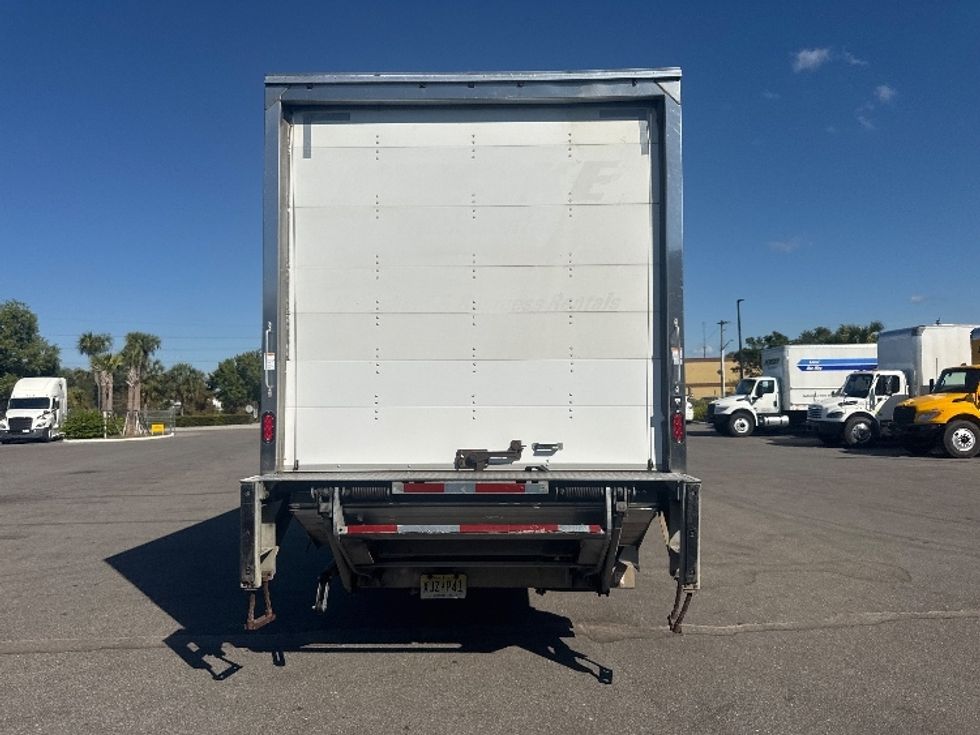 Medium Duty Box Truck-Light and Medium Duty Trucks-Hino-2019-268-Tampa-FL-223,000\n\t\tmiles-$ 44,500 - Image 7