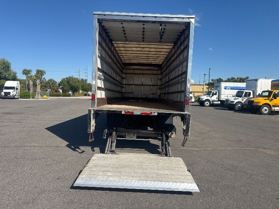Medium Duty Box Truck-Light and Medium Duty Trucks-Hino-2019-268-Tampa-FL-223,000\n\t\tmiles-$ 44,500 - Image 9