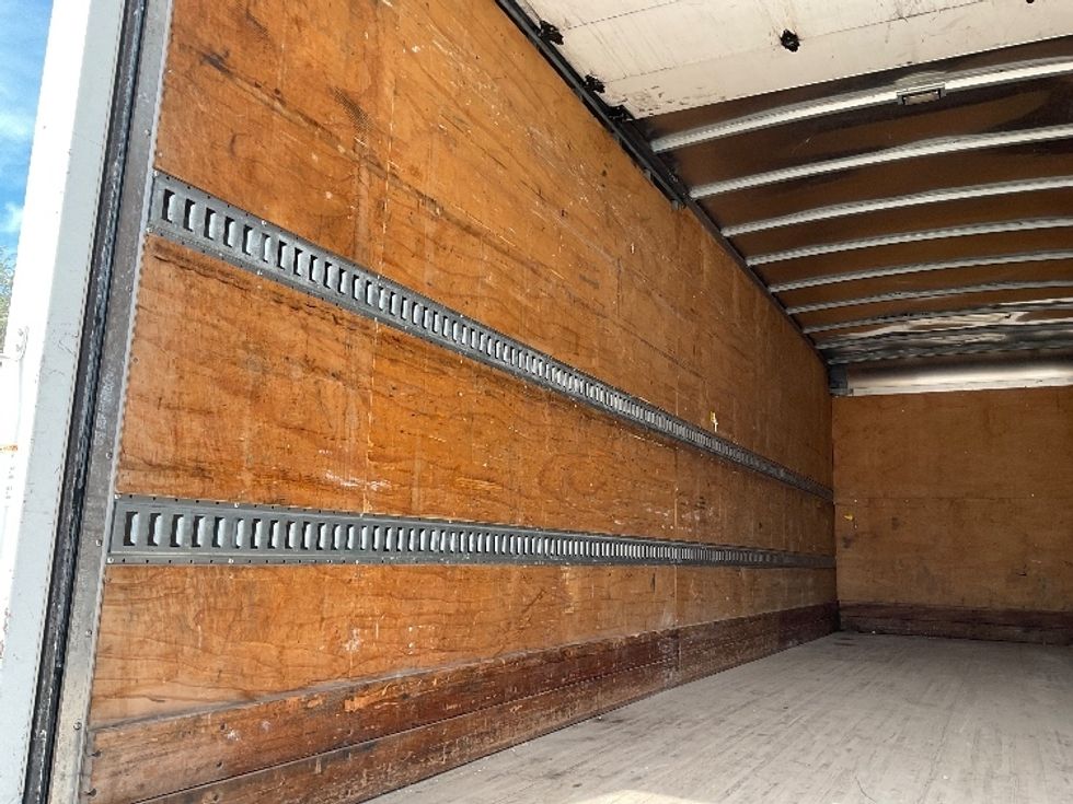 Medium Duty Box Truck-Light and Medium Duty Trucks-Hino-2019-268-Tampa-FL-223,469\n\t\tmiles-$ 42,250 - Image 11