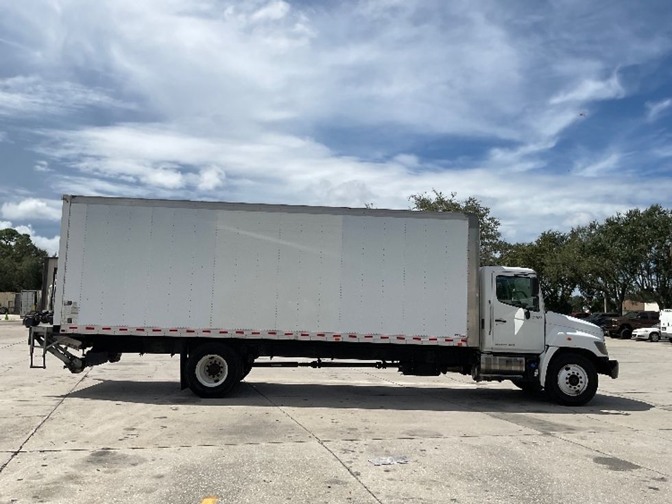 Medium Duty Box Truck-Light and Medium Duty Trucks-Hino-2019-268-Tampa-FL-223,469\n\t\tmiles-$ 42,250 - Image 15