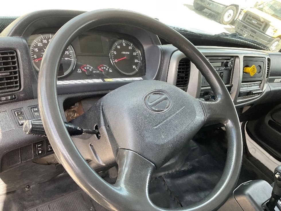 Medium Duty Box Truck-Light and Medium Duty Trucks-Hino-2019-268-Tampa-FL-223,469\n\t\tmiles-$ 42,250 - Image 17