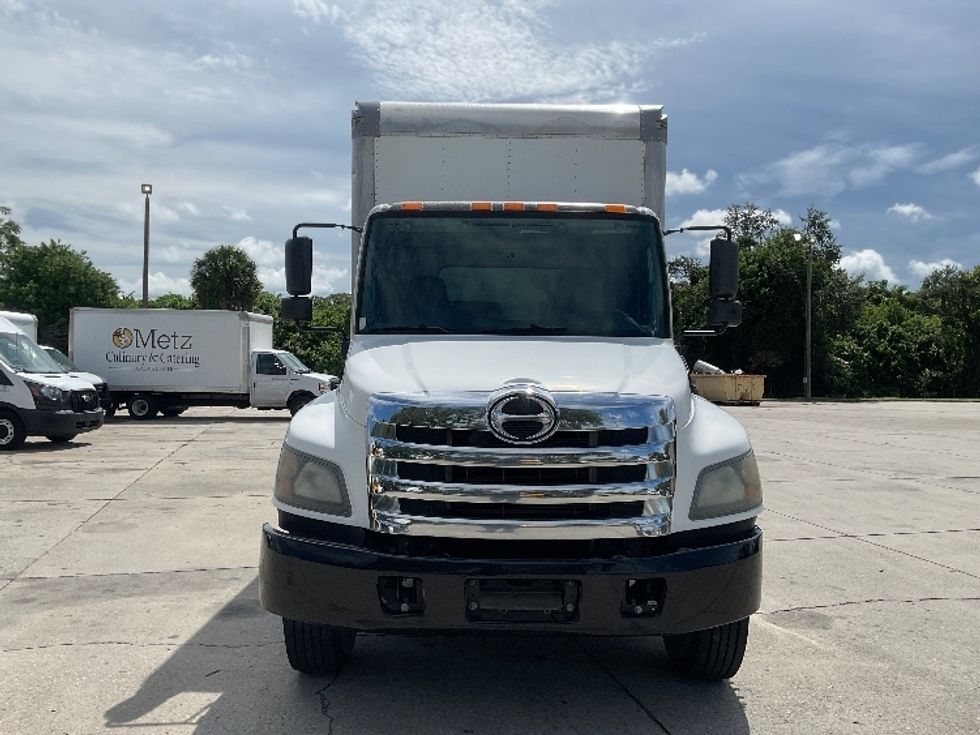 Medium Duty Box Truck-Light and Medium Duty Trucks-Hino-2019-268-Tampa-FL-223,469\n\t\tmiles-$ 42,250 - Image 2