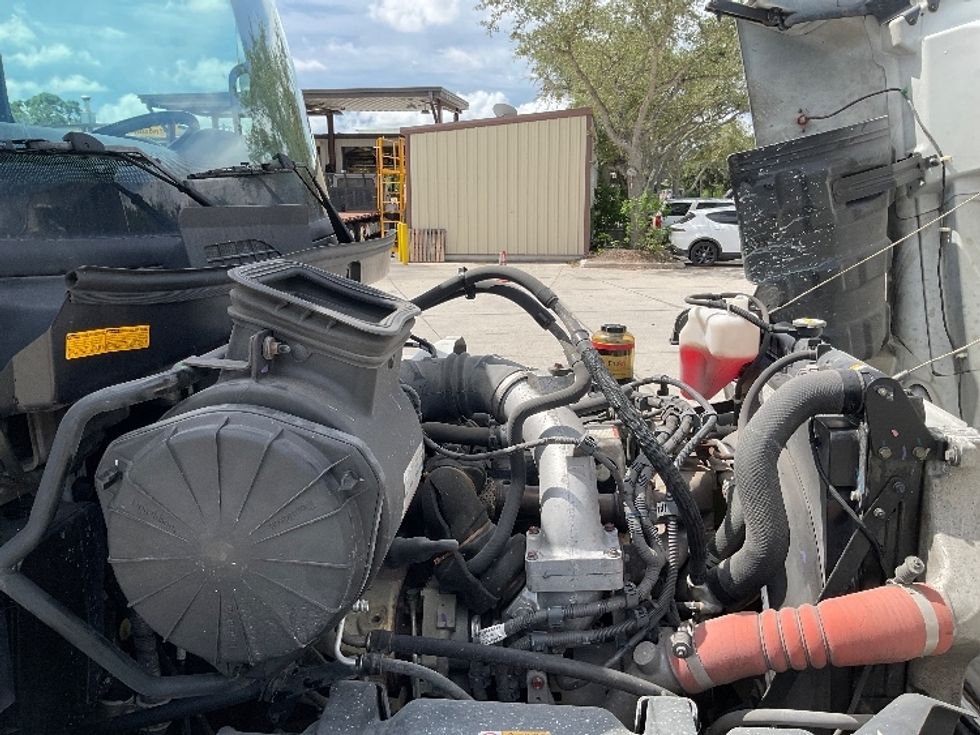 Medium Duty Box Truck-Light and Medium Duty Trucks-Hino-2019-268-Tampa-FL-223,469\n\t\tmiles-$ 42,250 - Image 23