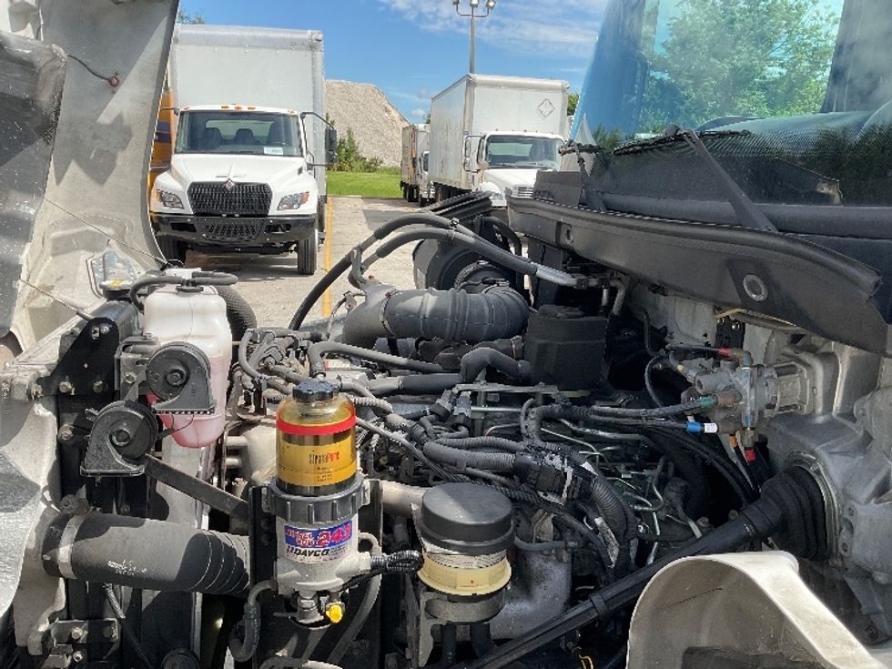 Medium Duty Box Truck-Light and Medium Duty Trucks-Hino-2019-268-Tampa-FL-223,469\n\t\tmiles-$ 42,250 - Image 24