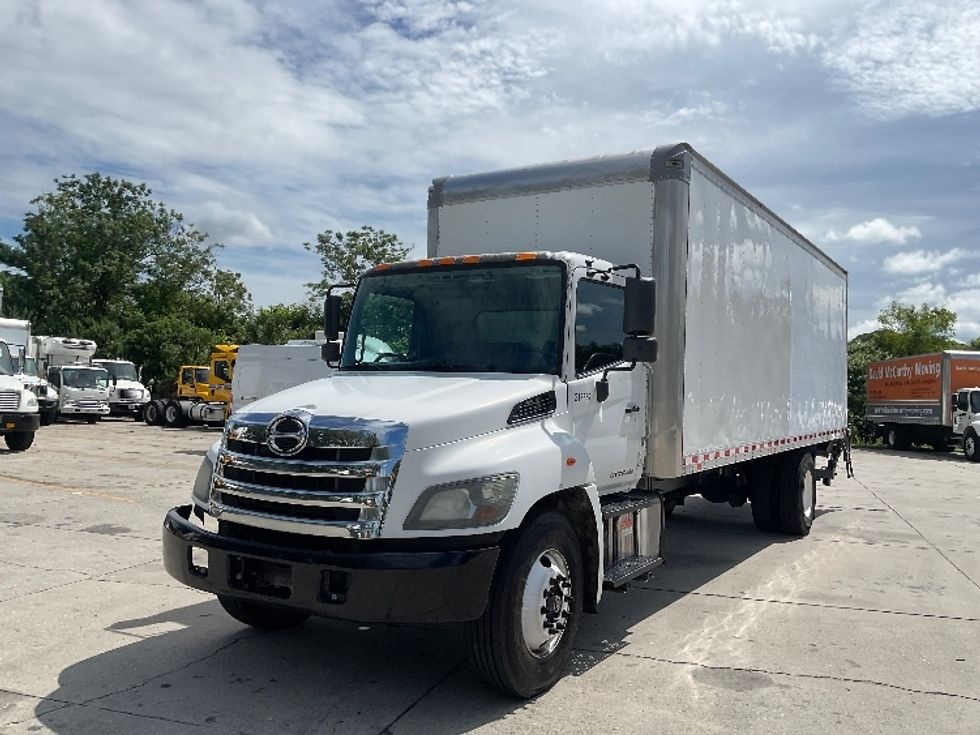 Medium Duty Box Truck-Light and Medium Duty Trucks-Hino-2019-268-Tampa-FL-223,469\n\t\tmiles-$ 42,250 - Image 3