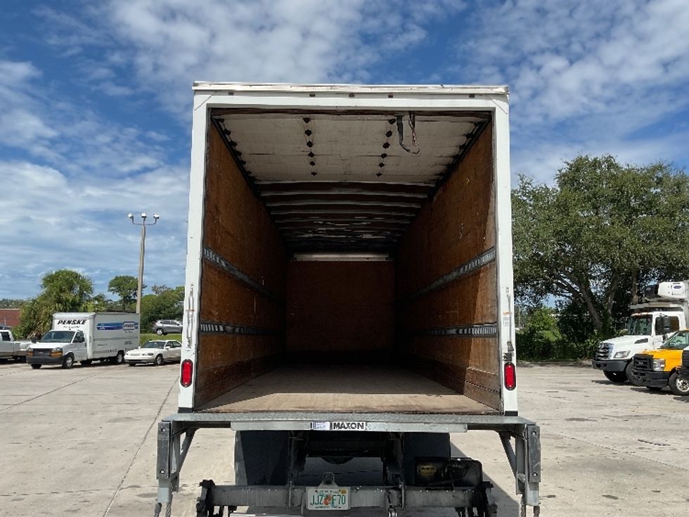 Medium Duty Box Truck-Light and Medium Duty Trucks-Hino-2019-268-Tampa-FL-223,469\n\t\tmiles-$ 42,250 - Image 8