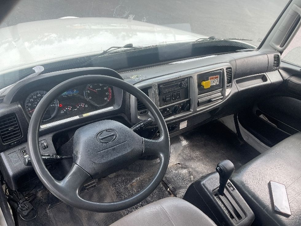 Medium Duty Box Truck-Light and Medium Duty Trucks-Hino-2019-268-Tampa-FL-225,441\n\t\tmiles-$ 43,500 - Image 17