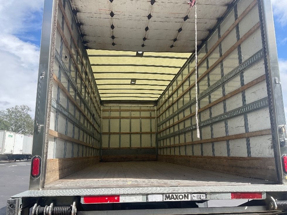 Medium Duty Box Truck-Light and Medium Duty Trucks-Hino-2019-268-Tampa-FL-225,441\n\t\tmiles-$ 43,500 - Image 8