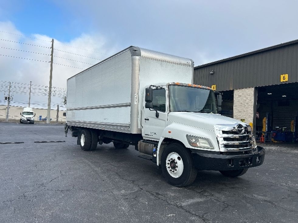 Medium Duty Box Truck-Light and Medium Duty Trucks-Hino-2019-268-Tampa-FL-247,624\n\t\tmiles-$ 39,000 - Image 1