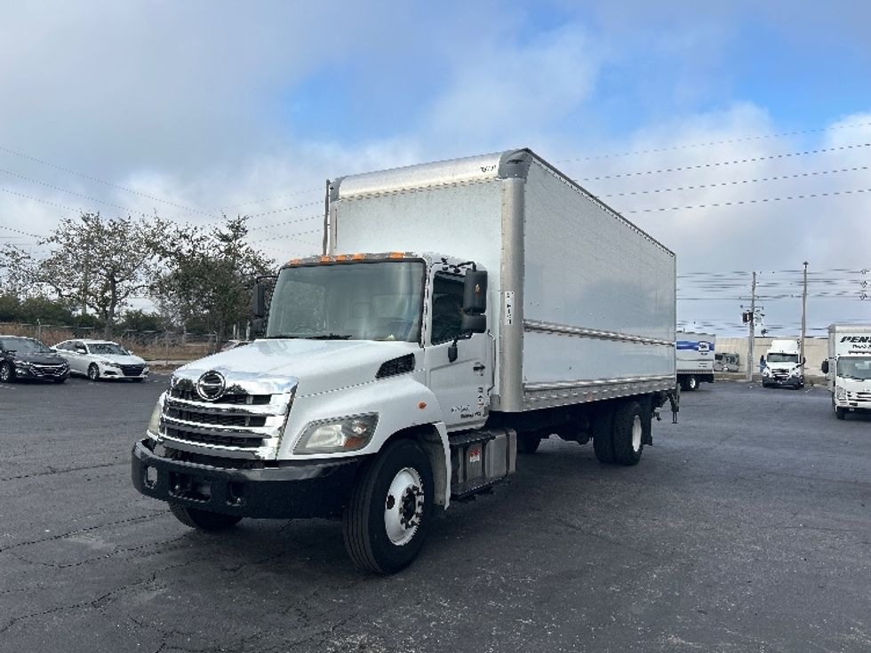 Medium Duty Box Truck-Light and Medium Duty Trucks-Hino-2019-268-Tampa-FL-247,624\n\t\tmiles-$ 39,000 - Image 3