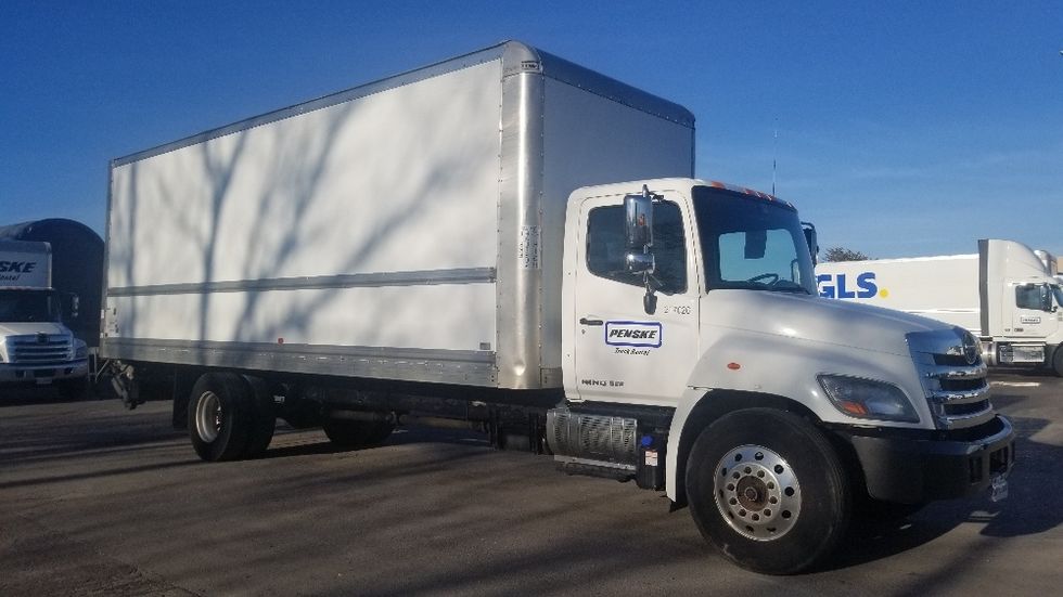 Medium Duty Box Truck-Light and Medium Duty Trucks-Hino-2019-268-Toronto-ON-310,249\n\t\tkm-$ 57,500 - Image 1