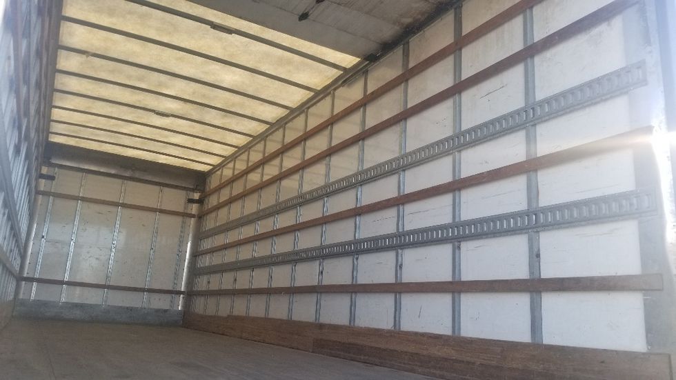 Medium Duty Box Truck-Light and Medium Duty Trucks-Hino-2019-268-Toronto-ON-310,249\n\t\tkm-$ 57,500 - Image 12