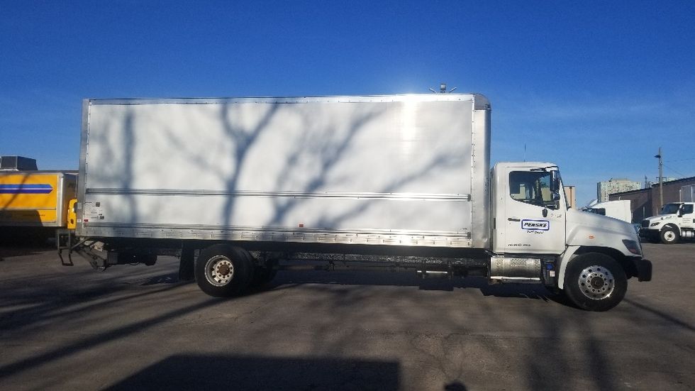 Medium Duty Box Truck-Light and Medium Duty Trucks-Hino-2019-268-Toronto-ON-310,249\n\t\tkm-$ 57,500 - Image 15