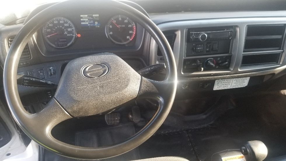 Medium Duty Box Truck-Light and Medium Duty Trucks-Hino-2019-268-Toronto-ON-310,249\n\t\tkm-$ 57,500 - Image 18