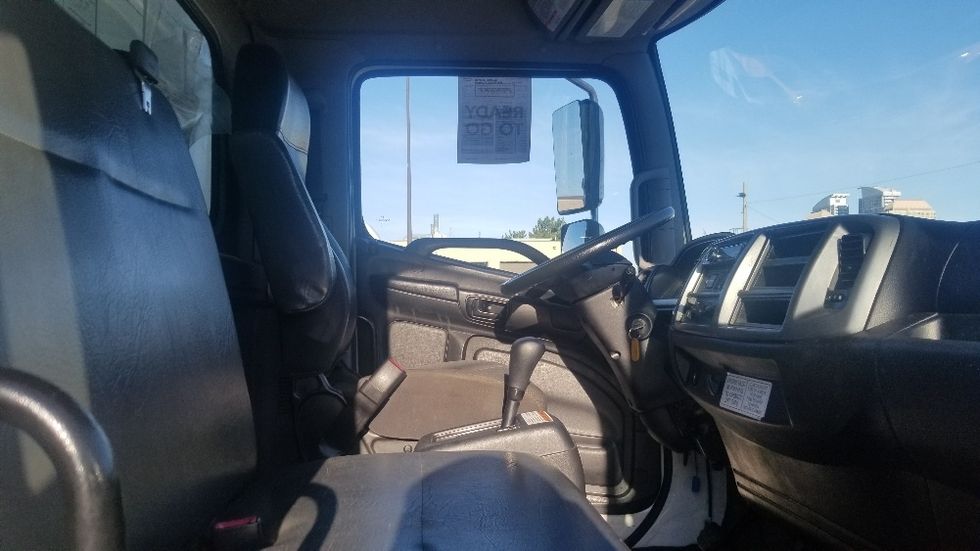 Medium Duty Box Truck-Light and Medium Duty Trucks-Hino-2019-268-Toronto-ON-310,249\n\t\tkm-$ 57,500 - Image 22