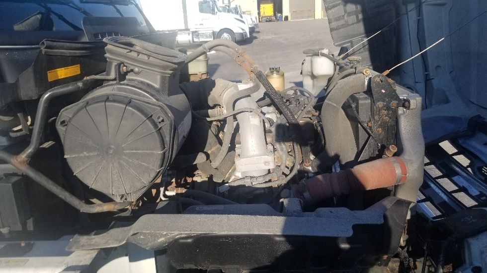 Medium Duty Box Truck-Light and Medium Duty Trucks-Hino-2019-268-Toronto-ON-310,249\n\t\tkm-$ 57,500 - Image 23