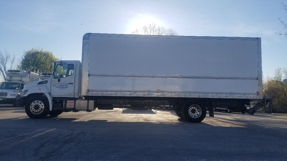 Medium Duty Box Truck-Light and Medium Duty Trucks-Hino-2019-268-Toronto-ON-310,249\n\t\tkm-$ 57,500 - Image 4
