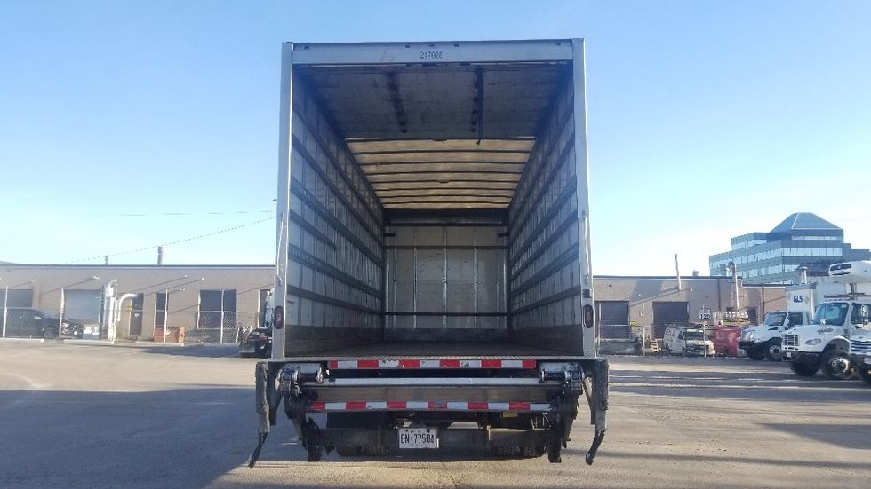 Medium Duty Box Truck-Light and Medium Duty Trucks-Hino-2019-268-Toronto-ON-310,249\n\t\tkm-$ 57,500 - Image 8