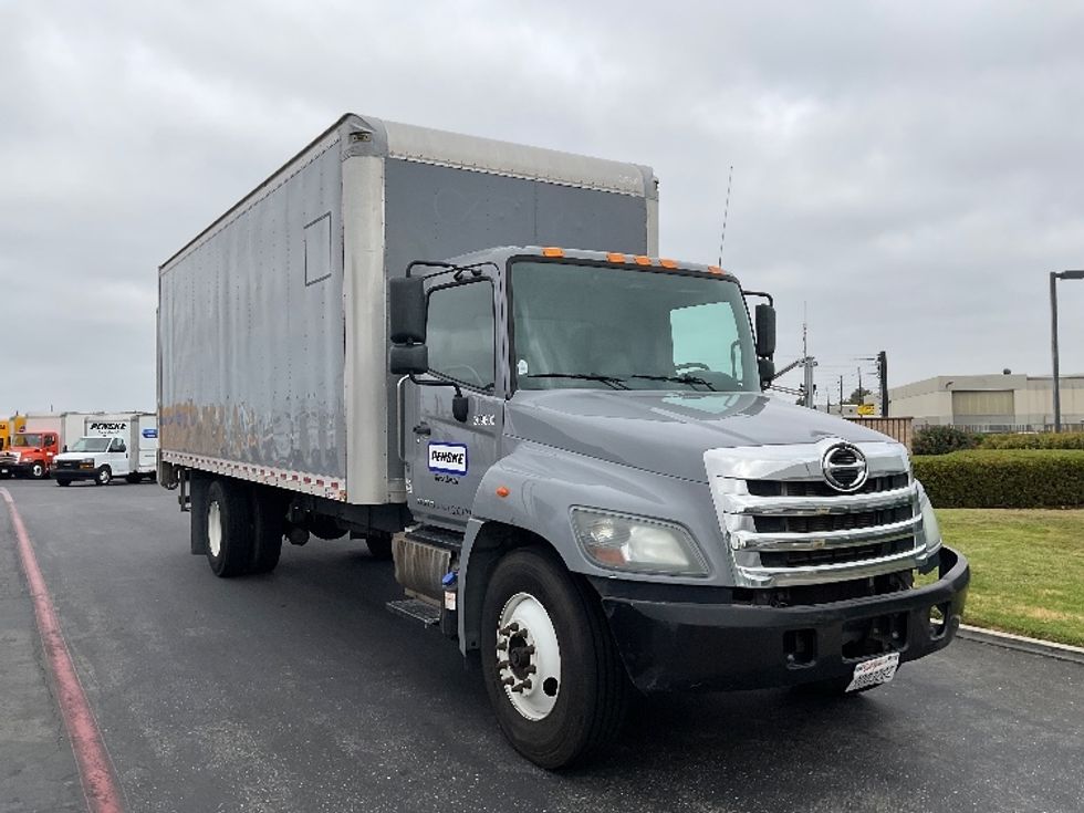 Medium Duty Box Truck-Light and Medium Duty Trucks-Hino-2019-268-Torrance-CA-136,343\n\t\tmiles-$ 57,250 - Image 1