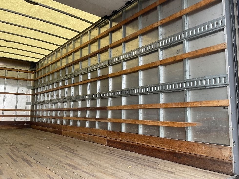 Medium Duty Box Truck-Light and Medium Duty Trucks-Hino-2019-268-Torrance-CA-136,343\n\t\tmiles-$ 57,250 - Image 12