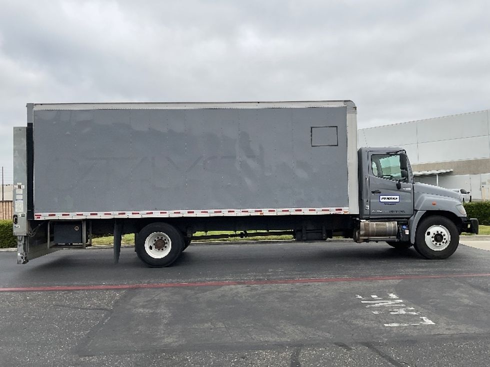 Medium Duty Box Truck-Light and Medium Duty Trucks-Hino-2019-268-Torrance-CA-136,343\n\t\tmiles-$ 57,250 - Image 15