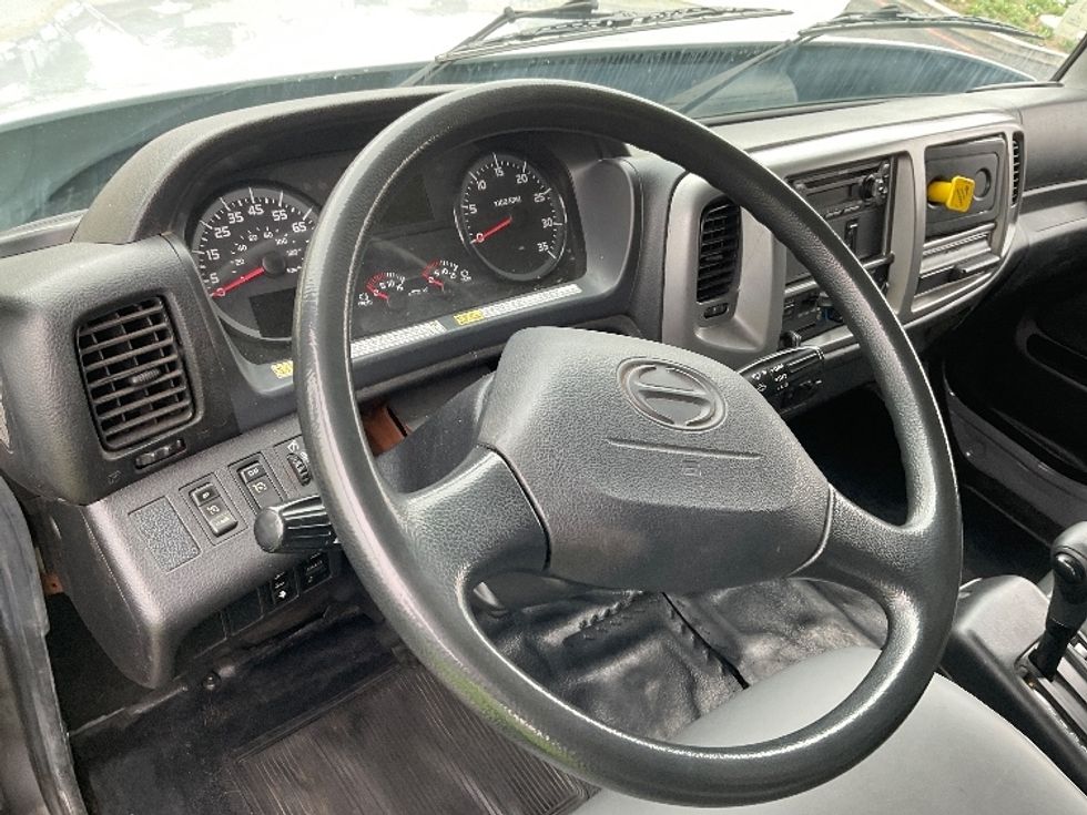 Medium Duty Box Truck-Light and Medium Duty Trucks-Hino-2019-268-Torrance-CA-136,343\n\t\tmiles-$ 57,250 - Image 17