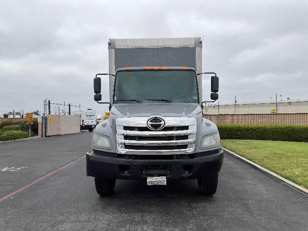 Medium Duty Box Truck-Light and Medium Duty Trucks-Hino-2019-268-Torrance-CA-136,343\n\t\tmiles-$ 57,250 - Image 2
