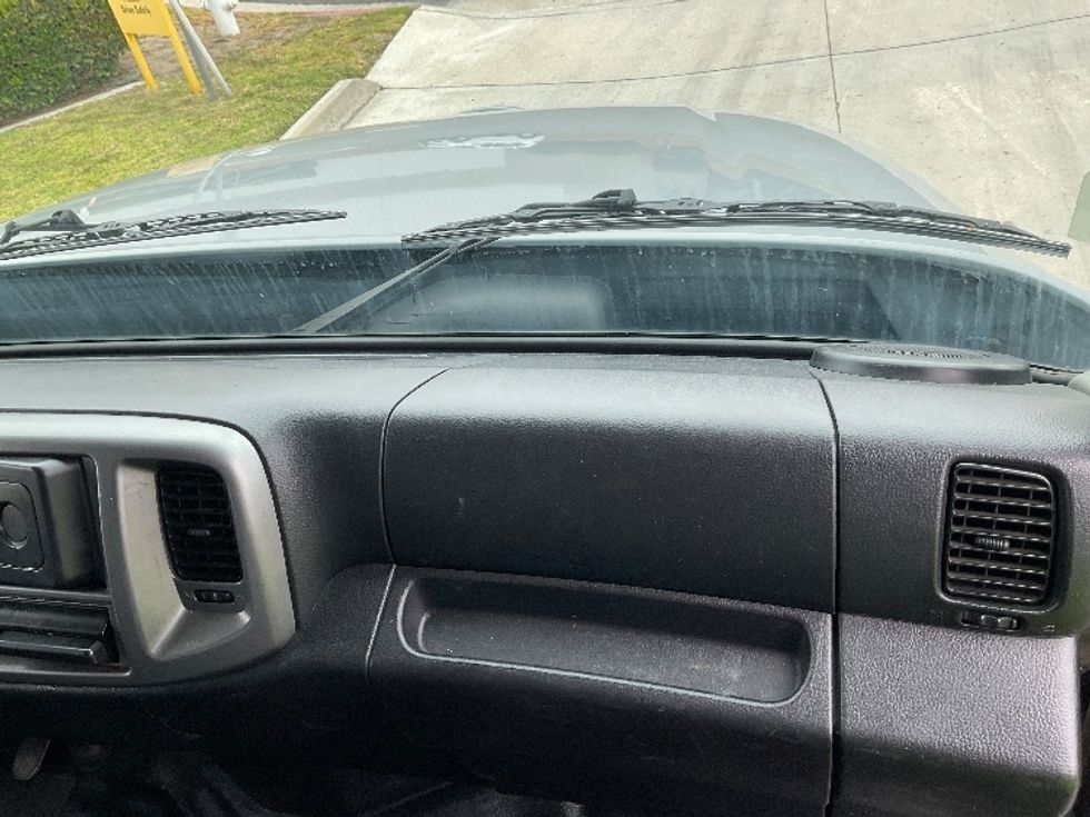 Medium Duty Box Truck-Light and Medium Duty Trucks-Hino-2019-268-Torrance-CA-136,343\n\t\tmiles-$ 57,250 - Image 21