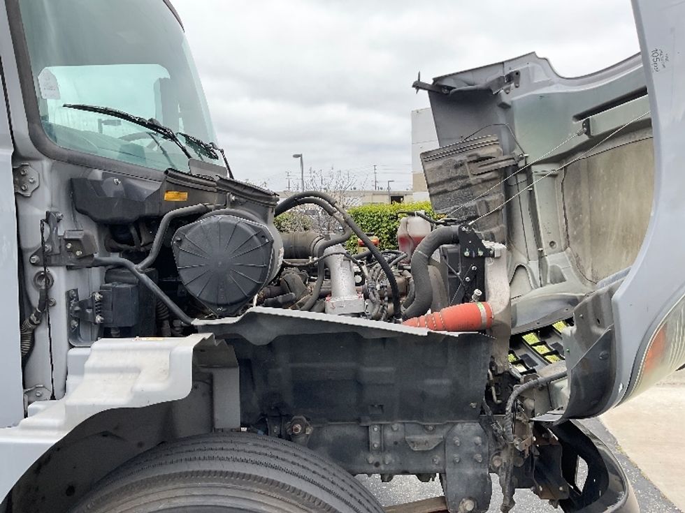 Medium Duty Box Truck-Light and Medium Duty Trucks-Hino-2019-268-Torrance-CA-136,343\n\t\tmiles-$ 57,250 - Image 23