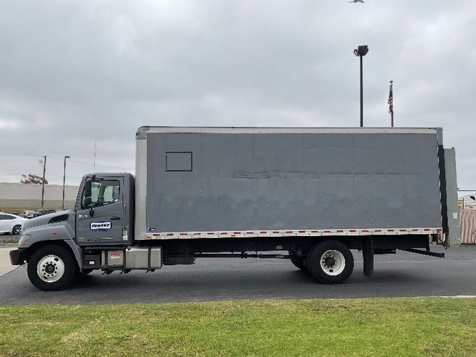 Medium Duty Box Truck-Light and Medium Duty Trucks-Hino-2019-268-Torrance-CA-136,343\n\t\tmiles-$ 57,250 - Image 4
