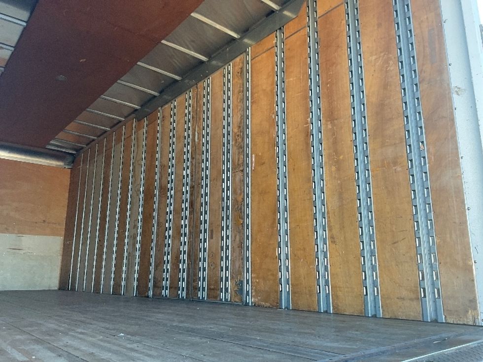 Medium Duty Box Truck-Light and Medium Duty Trucks-Hino-2019-268-Torrance-CA-168,900\n\t\tmiles-$ 47,250 - Image 11