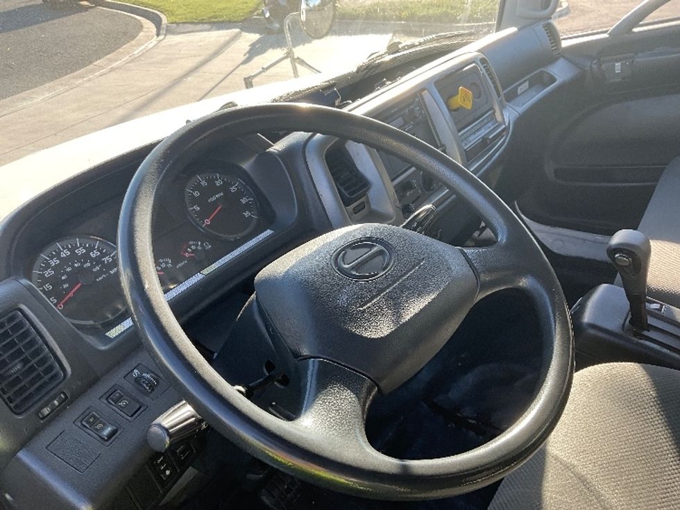 Medium Duty Box Truck-Light and Medium Duty Trucks-Hino-2019-268-Torrance-CA-168,900\n\t\tmiles-$ 47,250 - Image 16