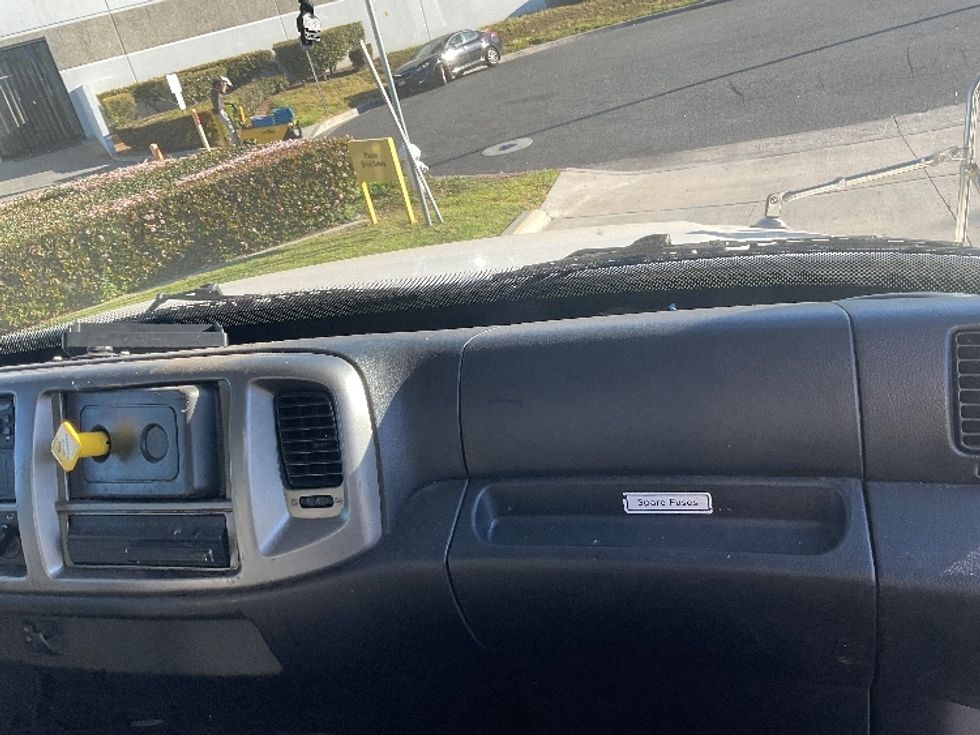 Medium Duty Box Truck-Light and Medium Duty Trucks-Hino-2019-268-Torrance-CA-168,900\n\t\tmiles-$ 47,250 - Image 20