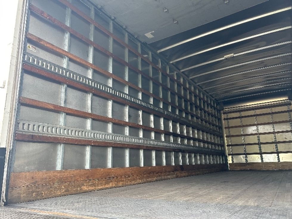 Medium Duty Box Truck-Light and Medium Duty Trucks-Hino-2019-268-Torrance-CA-204,494\n\t\tmiles-$ 51,500 - Image 11