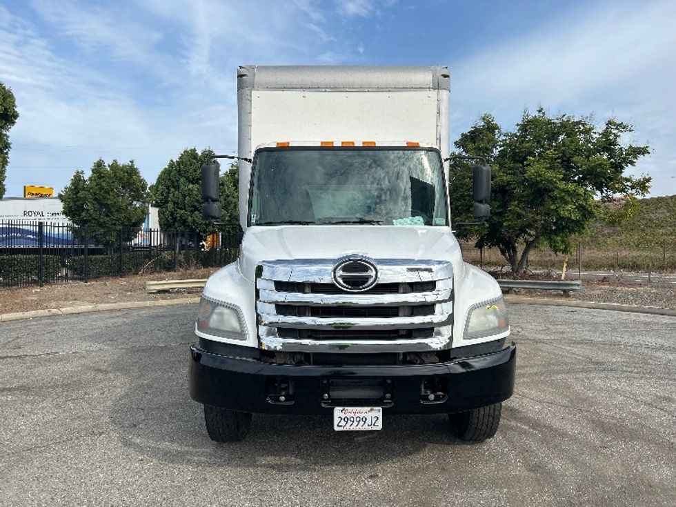 Medium Duty Box Truck-Light and Medium Duty Trucks-Hino-2019-268-Torrance-CA-204,494\n\t\tmiles-$ 51,500 - Image 2
