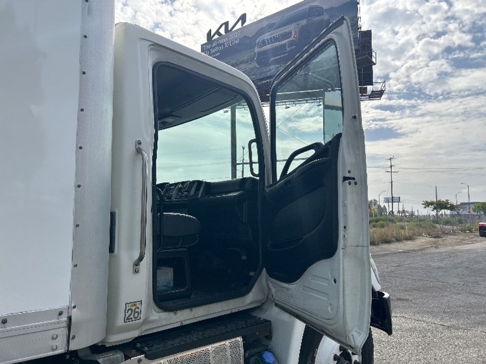Medium Duty Box Truck-Light and Medium Duty Trucks-Hino-2019-268-Torrance-CA-204,494\n\t\tmiles-$ 51,500 - Image 20