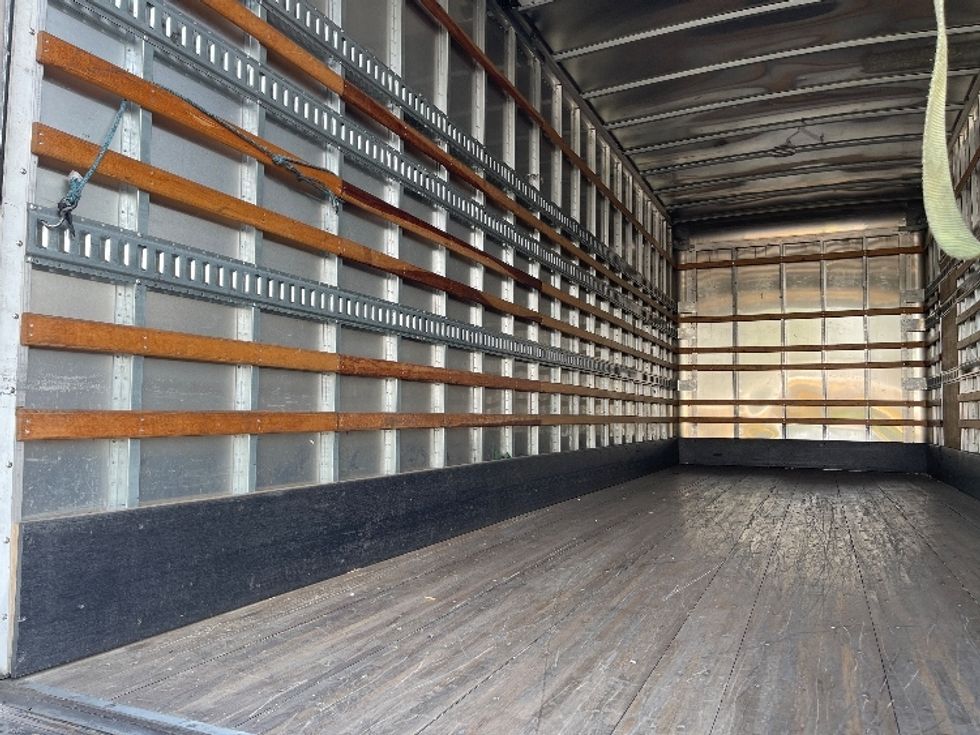 Medium Duty Box Truck-Light and Medium Duty Trucks-Hino-2019-268-Torrance-CA-219,585\n\t\tmiles-$ 45,750 - Image 11