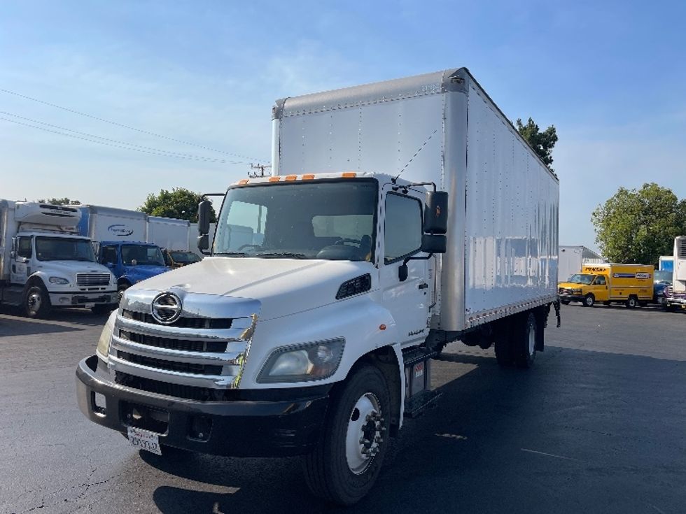 Medium Duty Box Truck-Light and Medium Duty Trucks-Hino-2019-268-Torrance-CA-219,585\n\t\tmiles-$ 45,750 - Image 3