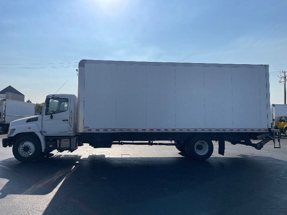 Medium Duty Box Truck-Light and Medium Duty Trucks-Hino-2019-268-Torrance-CA-219,585\n\t\tmiles-$ 45,750 - Image 4